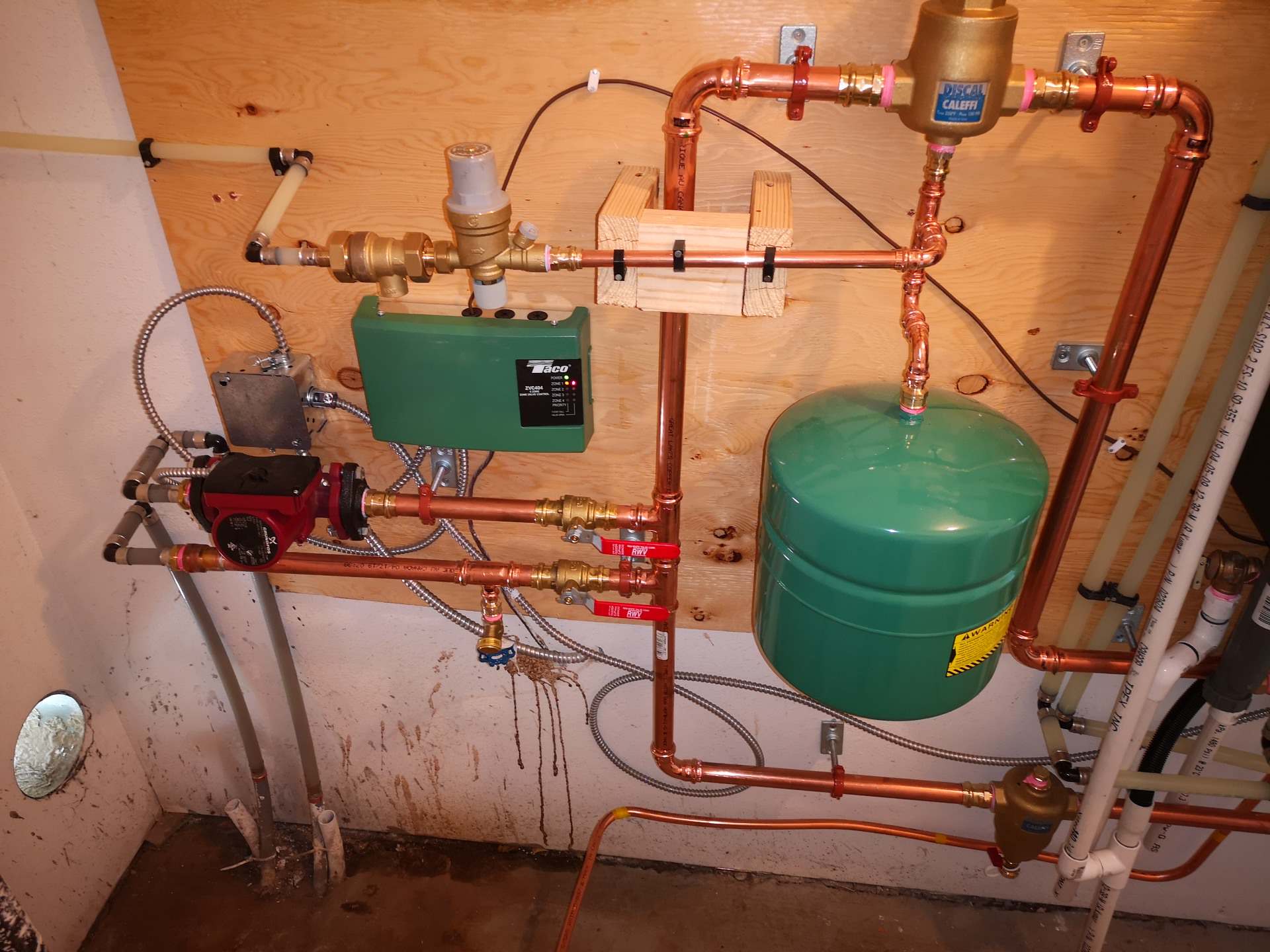 hot water tank plumbing